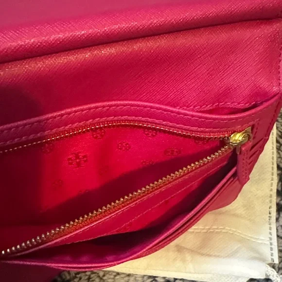 Tory Burch Pink (Fuchsia) Top-Handle Satchel/Crossbody bag with Gold Logo - Picture 11 of 12